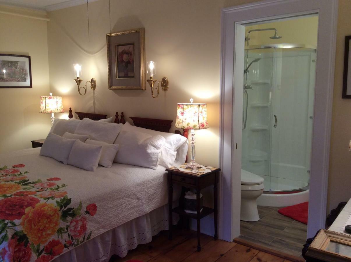 The Red Hook Country Inn, An "Old Rhinebeck" Bed & Breakfast Εξωτερικό φωτογραφία