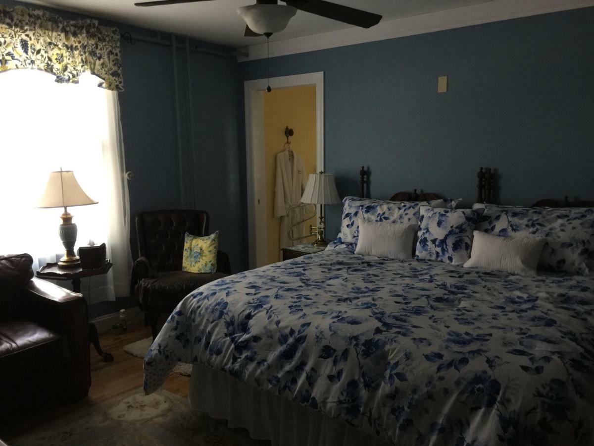 The Red Hook Country Inn, An "Old Rhinebeck" Bed & Breakfast Εξωτερικό φωτογραφία