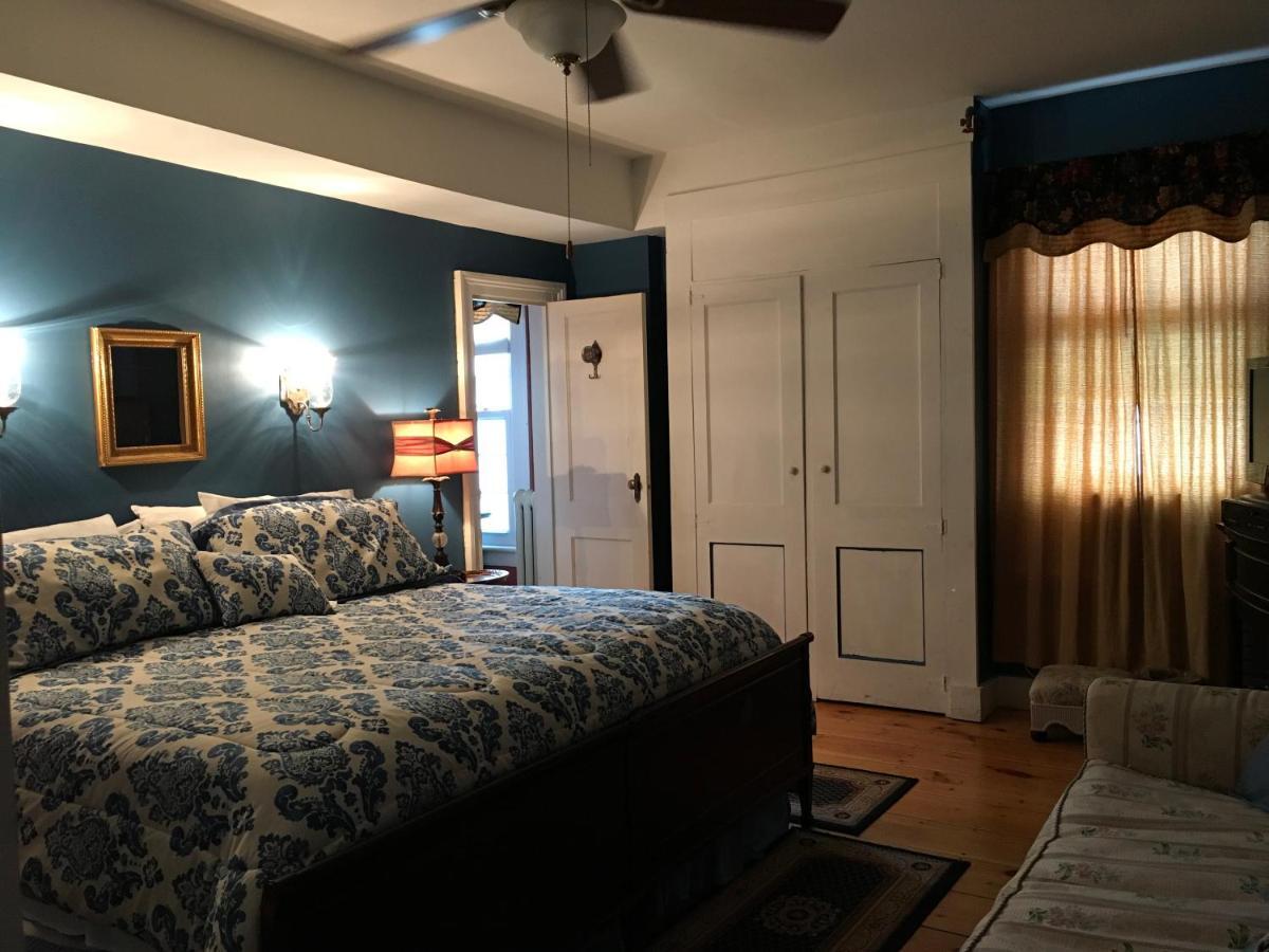 The Red Hook Country Inn, An "Old Rhinebeck" Bed & Breakfast Εξωτερικό φωτογραφία