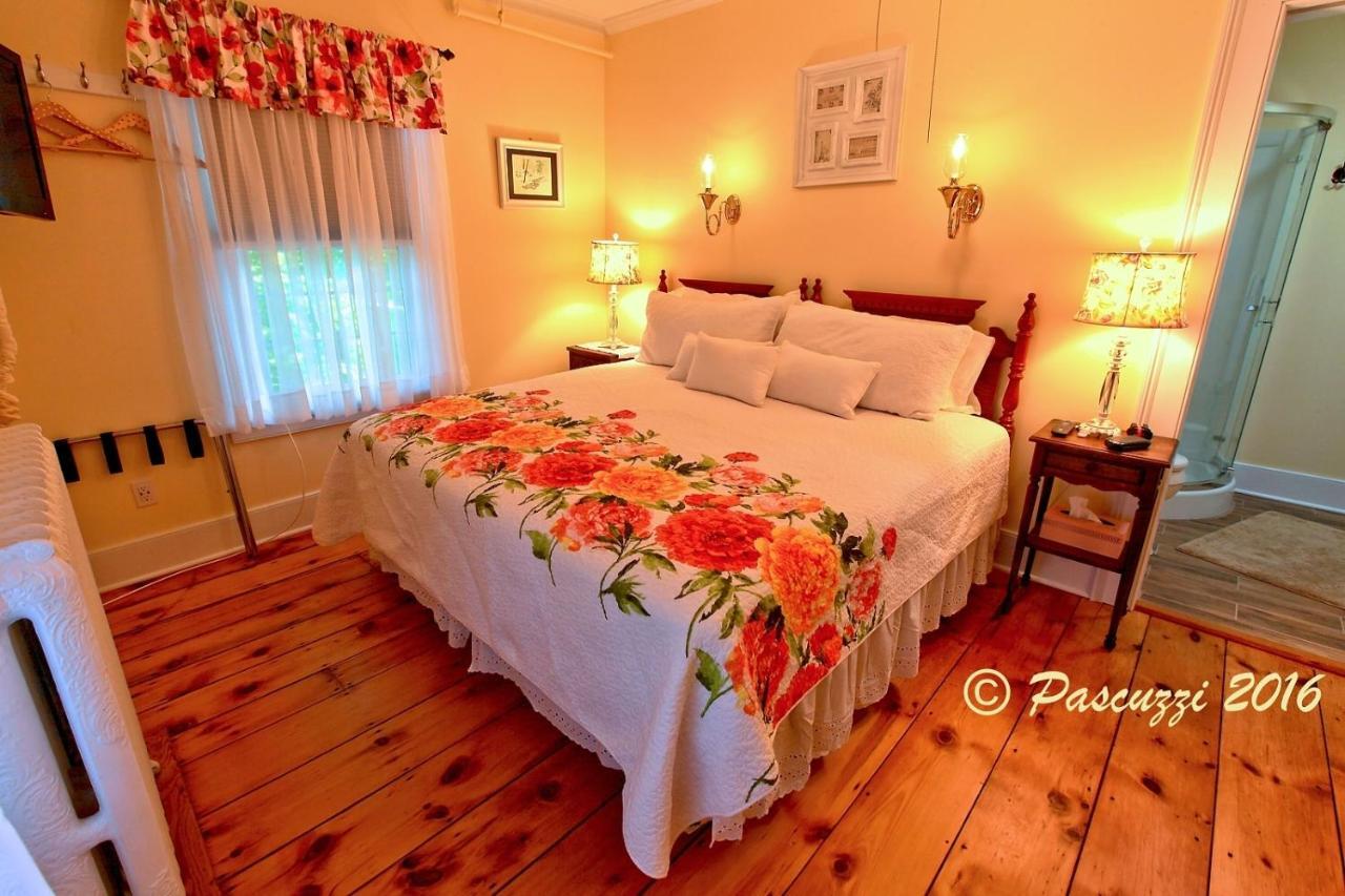 The Red Hook Country Inn, An "Old Rhinebeck" Bed & Breakfast Εξωτερικό φωτογραφία